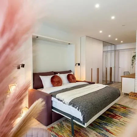 Ultracentral Studio: Explore The In Style *