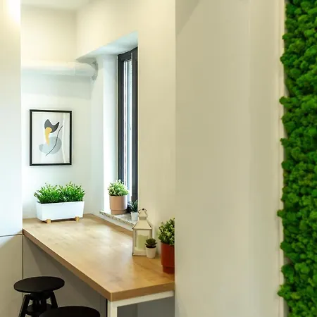 Ultracentral Studio: Explore The In Style * Bucharest