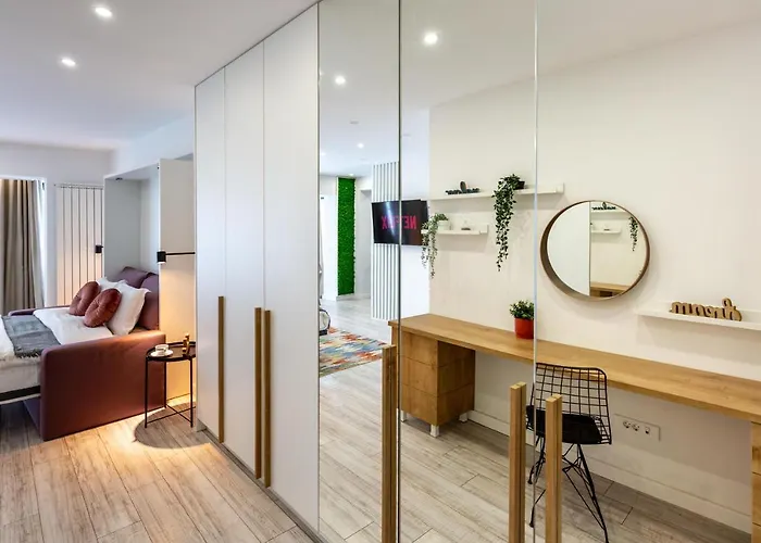 Ultracentral Studio: Explore The In Style * Bukarest