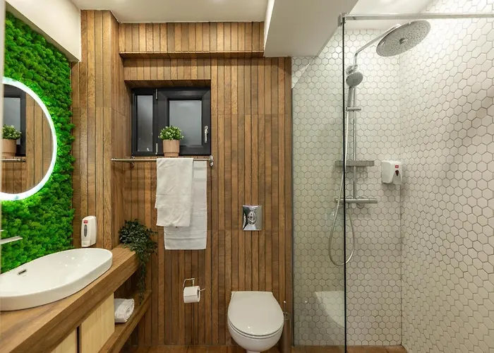 Ultracentral Studio: Explore The In Style * Bucarest