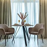 Ultracentral Studio: Explore The In Style Appartement Boekarest