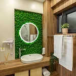 Ultracentral Studio: Explore The In Style Boekarest