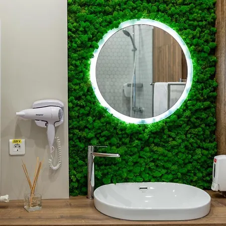 Ultracentral Studio: Explore The In Style * Boekarest