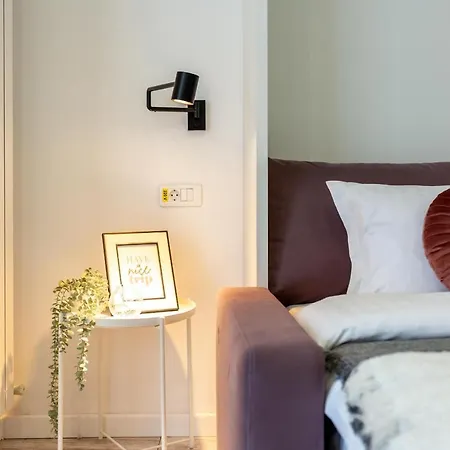 Ultracentral Studio: Explore The In Style Βουκουρέστι