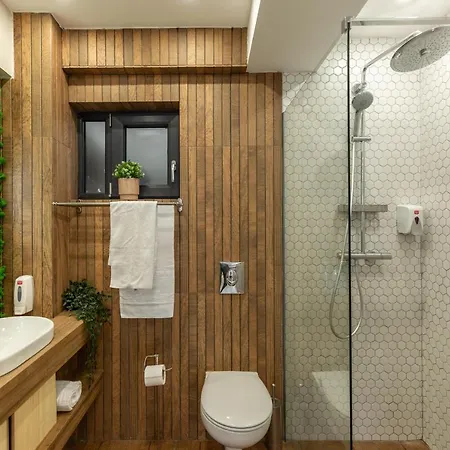 Ultracentral Studio: Explore The In Style * Bukareszt